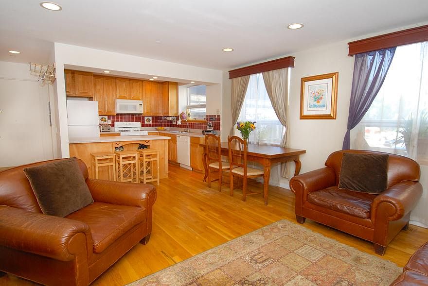 1st image of 142 Sackett St APT 1