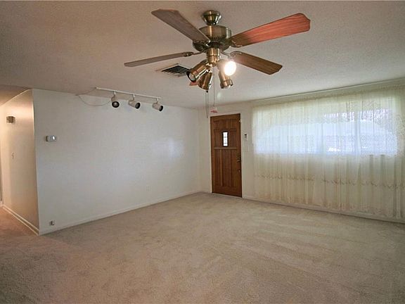 4th image of 6030 Hilltop Ln E