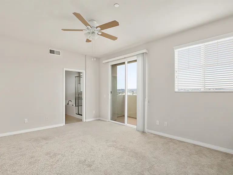 Costa Pointe Luxury 3-4 Bedroom Townhomes — Photo 11
