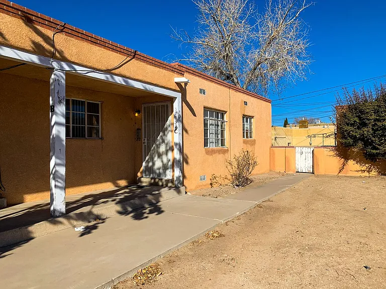 One-Bedroom Apartments in Prime ABQ Location — Photo 1