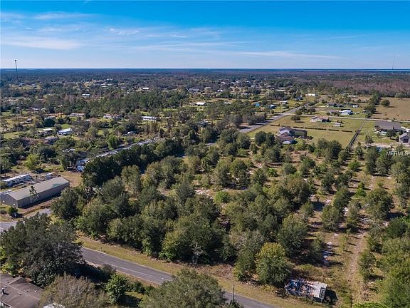 5th image of Hunting Lodge Dr