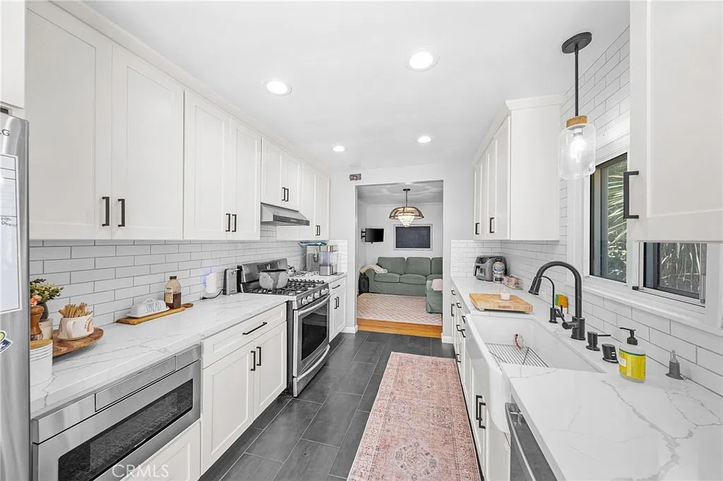 3 bed, 1668 sqft, $5,900 — Photo 1