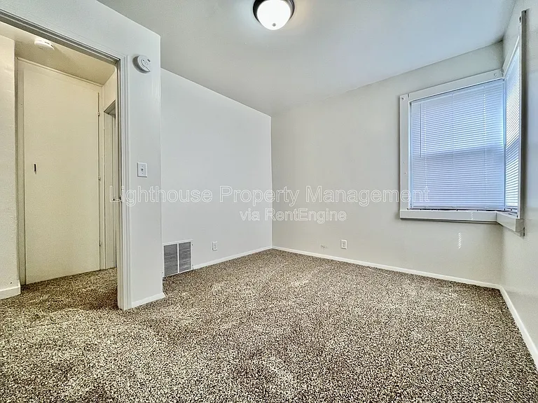 1215 Ottillia St SE #D — Photo 12