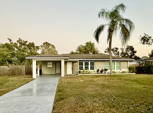 1717 27th St W, Bradenton, FL 34205