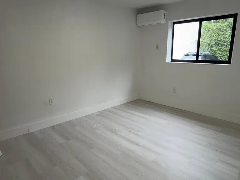 634 SW 7th Ct #4 — Photo 6