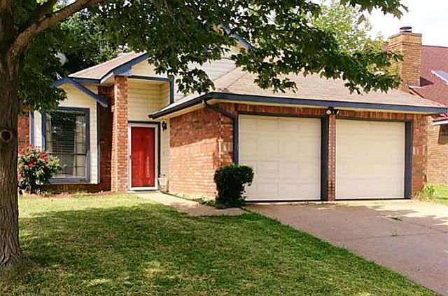 1st image of 308 Ironbark Dr