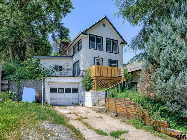 1010 S 40th St, Omaha, NE 68105