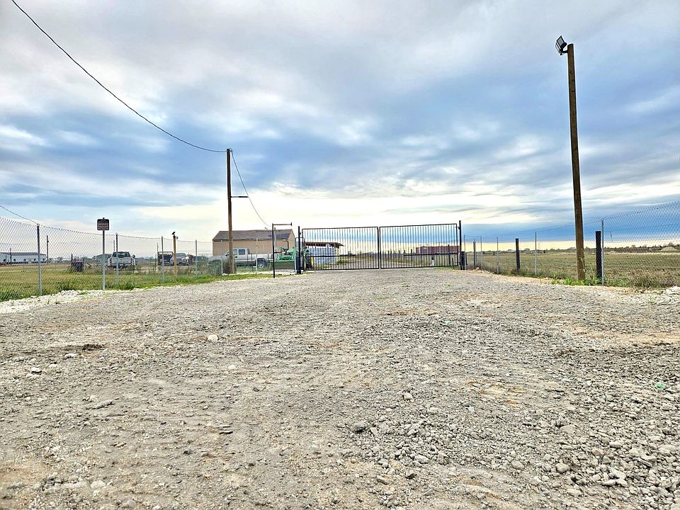 1st image of 1046 Beal Rd