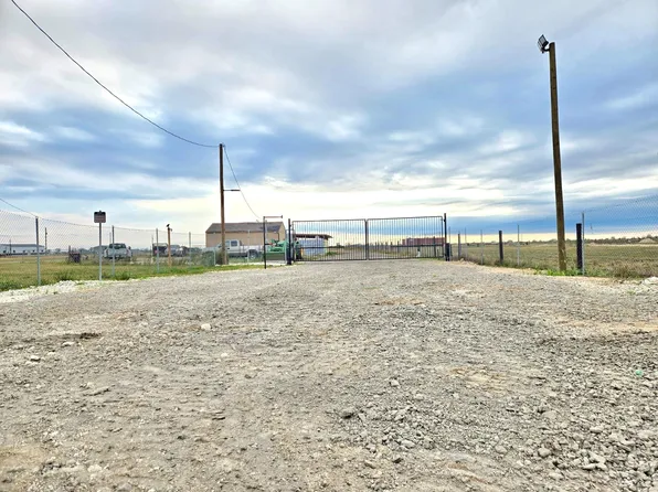 1046 Beal Rd, Eagle Lake, TX 77434