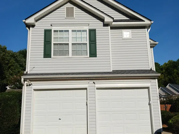100 Lacombe Ct, Holly Springs, NC 27540