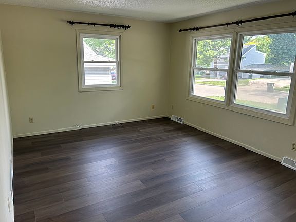 4th image of 1607 Linda Dr