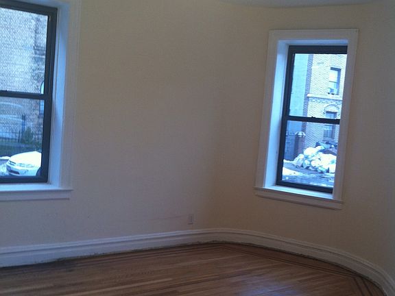 5th image of 723 E 27th St APT 4E