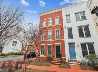 906 3rd Pl SE, Washington, DC 20003