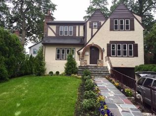 786 Pelhamdale Ave, New Rochelle, NY 10801