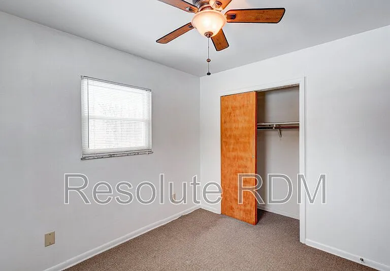 140 Wilson St — Photo 16