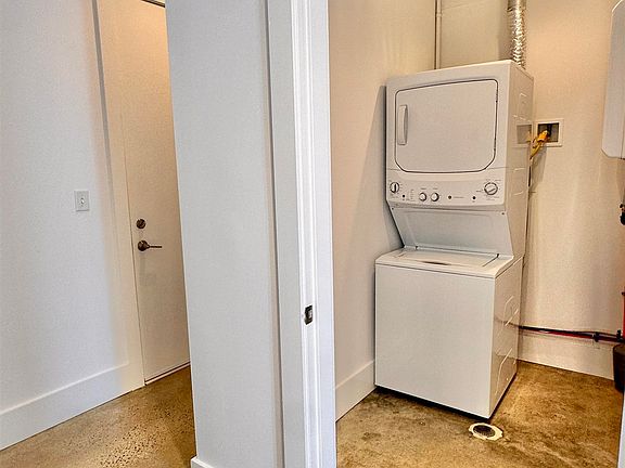 5th image of 8 Erie St APT 203
