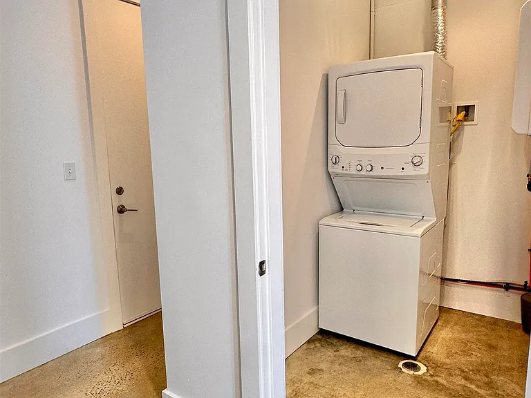 8 Erie St #203 — Photo 5