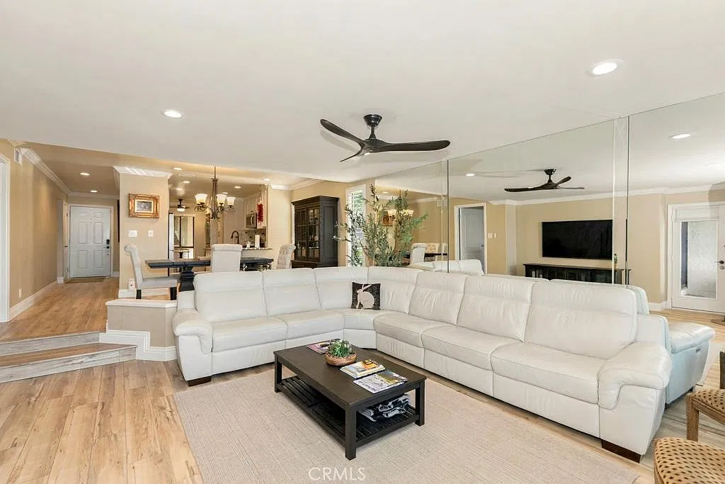 2 bed, 1333 sqft, $3,700 — Photo 2