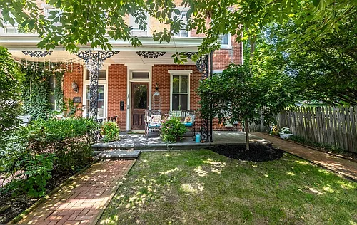 131 E Washington St #2 Photo 1