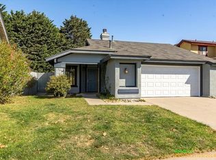 925 Bellflower Ln, Lompoc, CA 93436