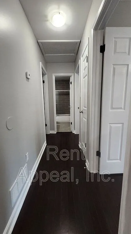 3 bed, 2.0 bath, 1447 sqft, $1,975 — Photo 4
