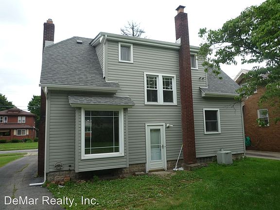 3rd image of 959 Lanterman Ave