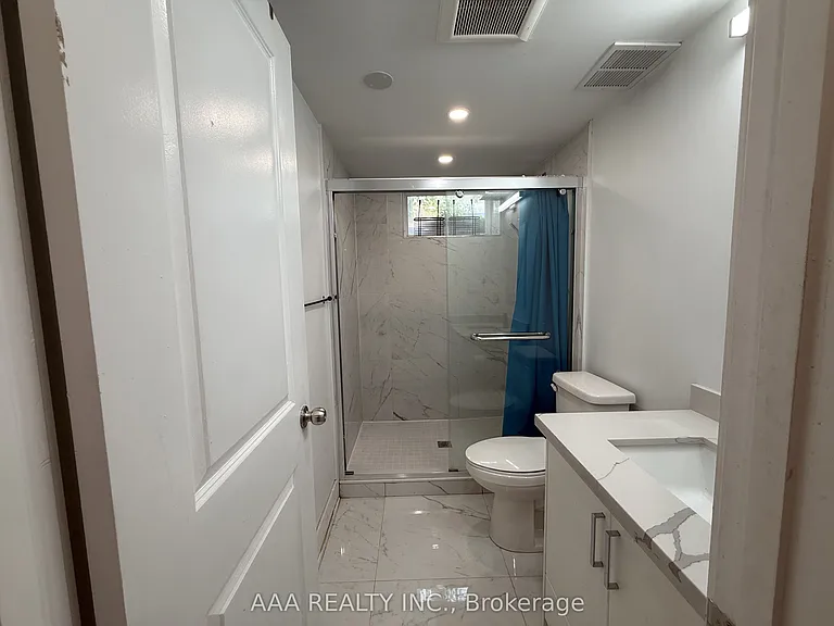 27 Kingsview Blvd #1 — Photo 11