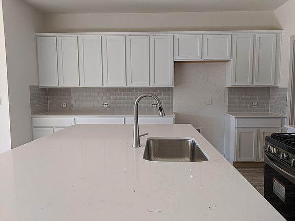 5th image of 8101 City Top Blvd