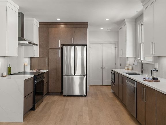 2nd image of 10-12 Clyde Rd #1