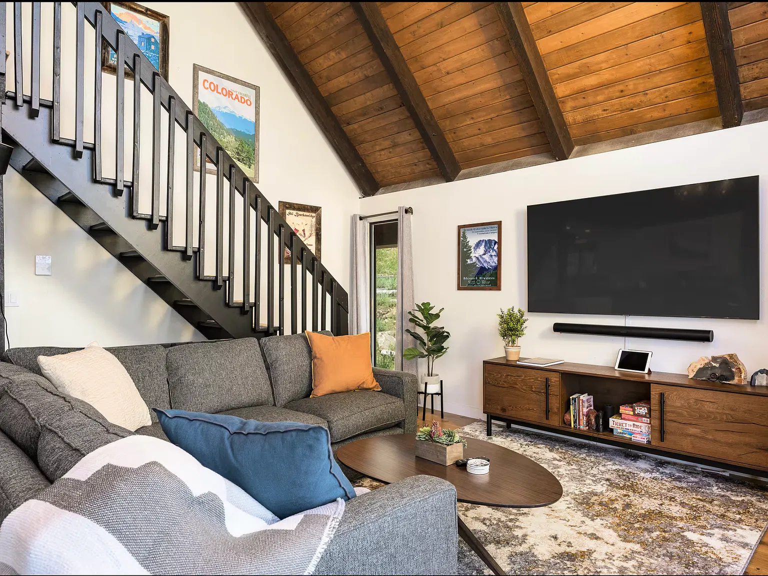 3 bed, 2067 sqft, $7,200 — Photo 3