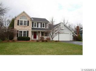 6 Cobblestone Xing, Penfield, NY 14526