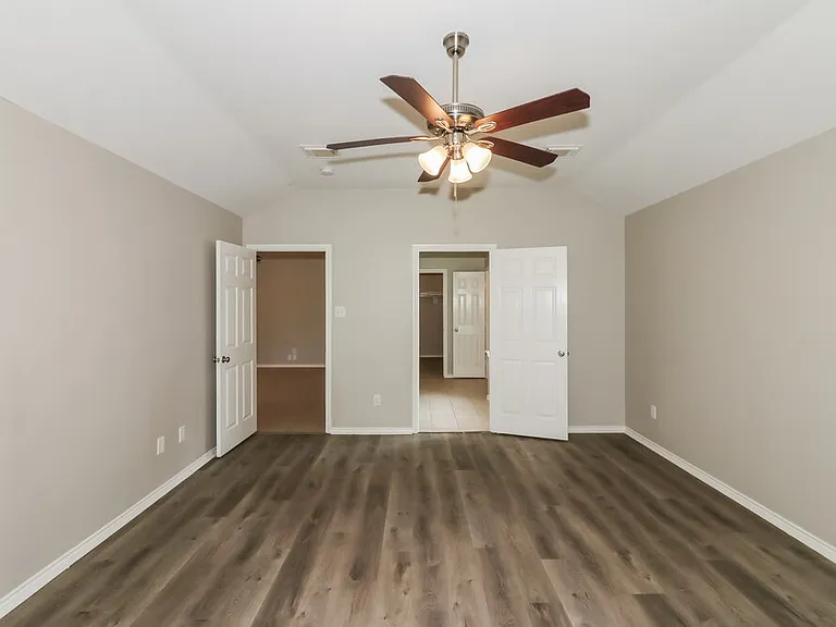 1427 Waterside Village Dr — Photo 9