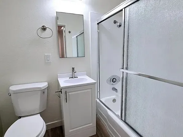 2717 S Baker St Unit D, Santa Ana, CA 92707