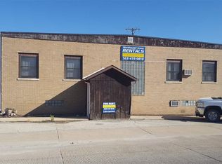 5 S Main St, Fayette, IA 52142