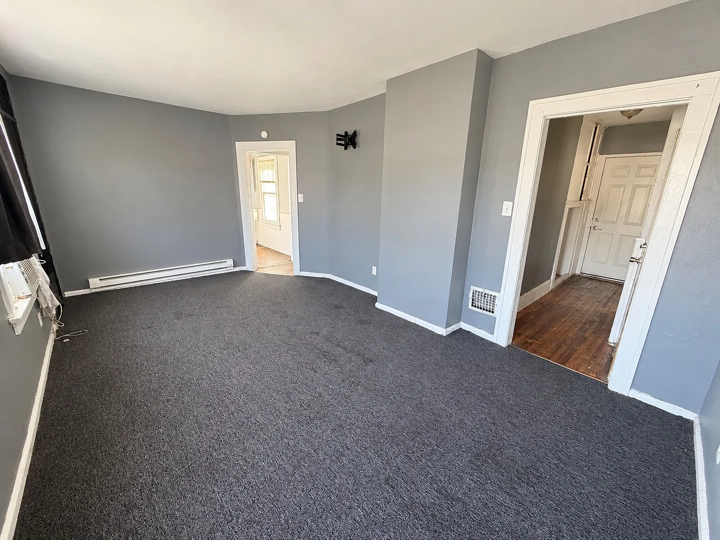 1 bed, 700 sqft, $900 — Photo 2