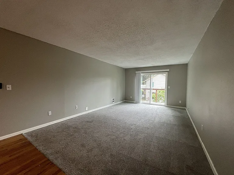 15827 NE Glisan St #12 — Photo 13