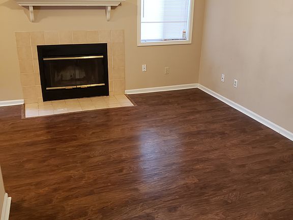 4th image of 151 Candlebrook Dr