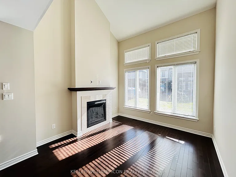 726 Guardian Grv — Photo 3