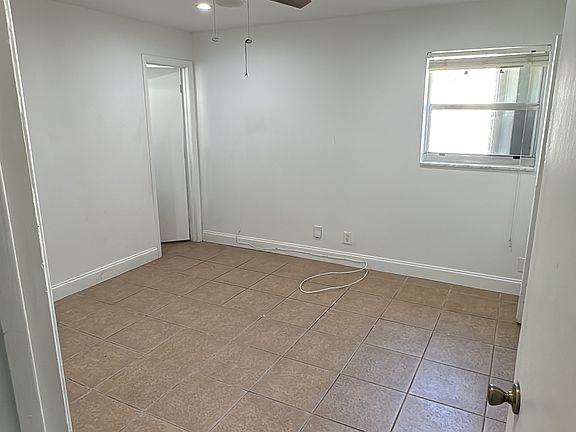 3rd image of 6522 SW 18th Ct
