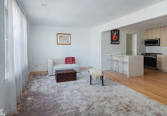 2nd image of 61 Oliver St APT 4