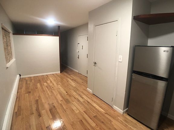 3rd image of 355 Linden St APT 2B