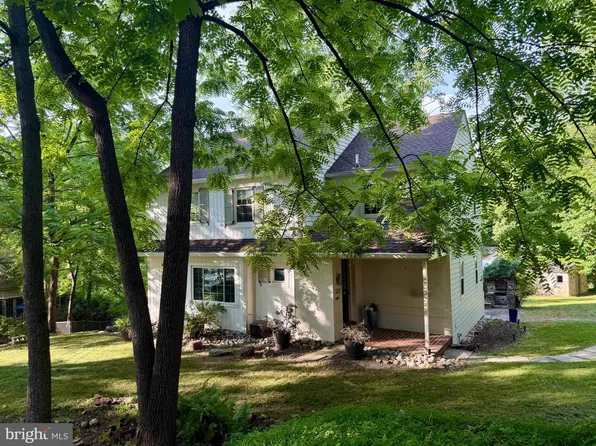 575 W Valley Rd, Wayne, PA 19087