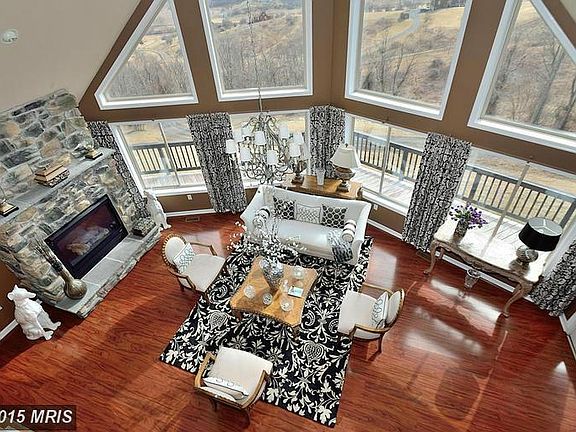 5th image of 230 Vista Manor Dr