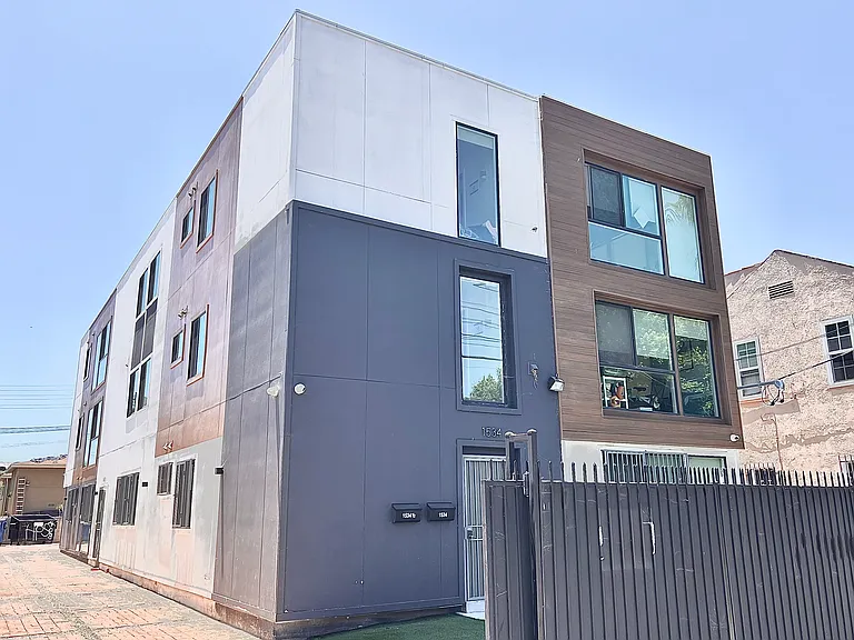 1534 W 35th St — Photo 10