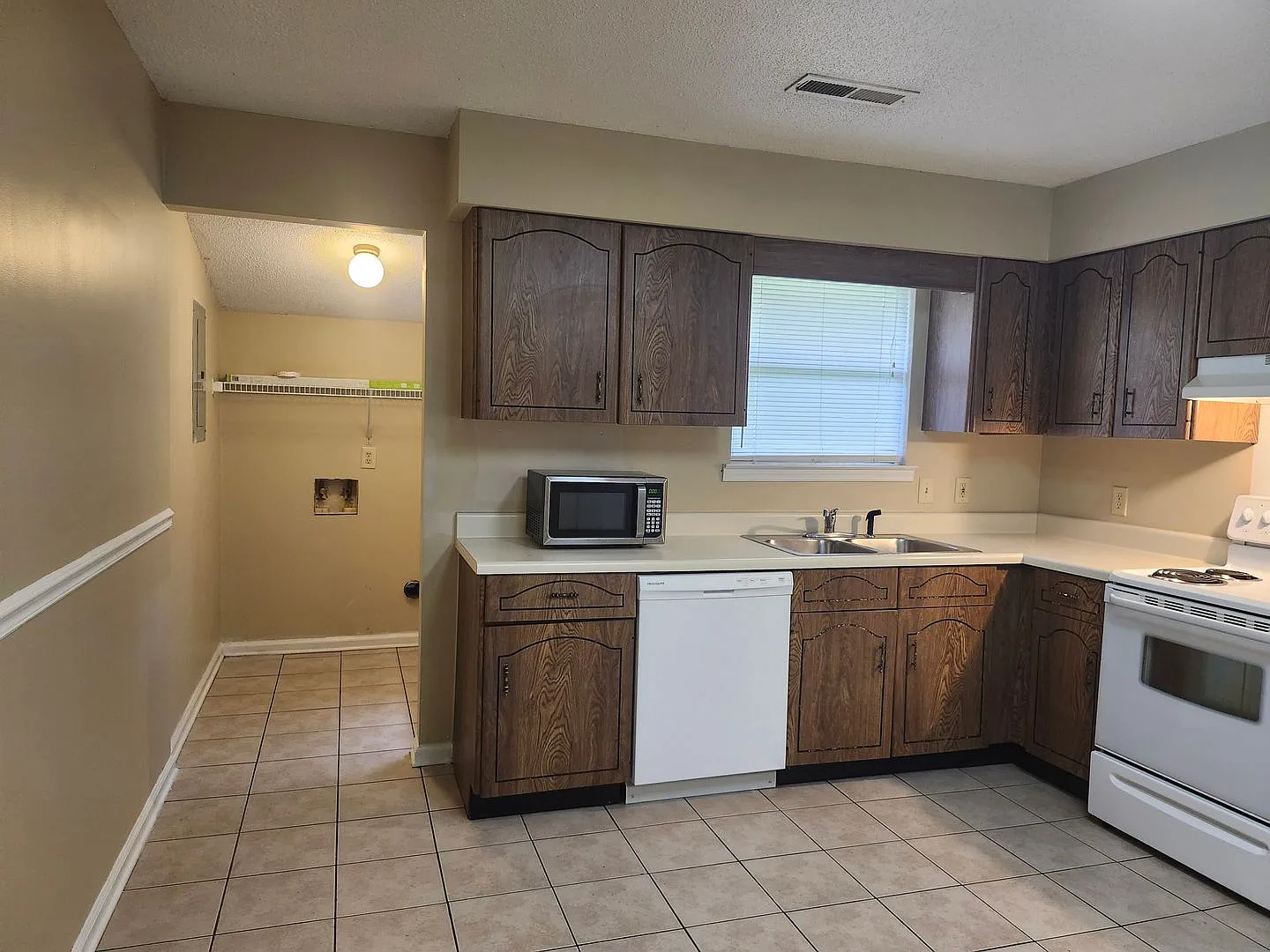 107 Lytle Road — Photo 3