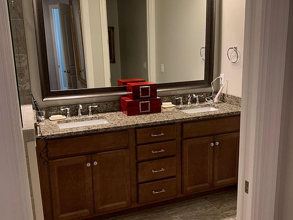 4th image of 1401 Pinnacle Park Ln APT 612