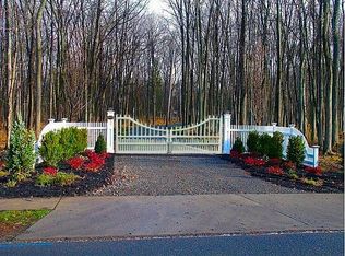 93 Mine Brook Rd, Far Hills, NJ 07931