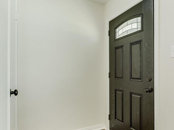 3rd image of 808 Loganwood Ave
