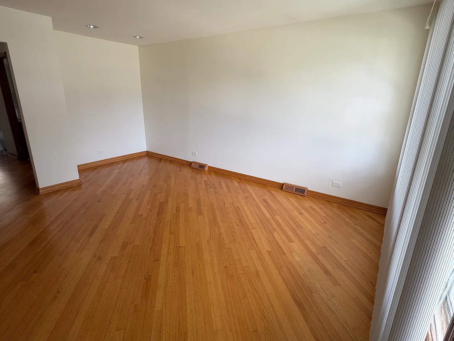 4 bed, 1104 sqft, $3,000 — Photo 3