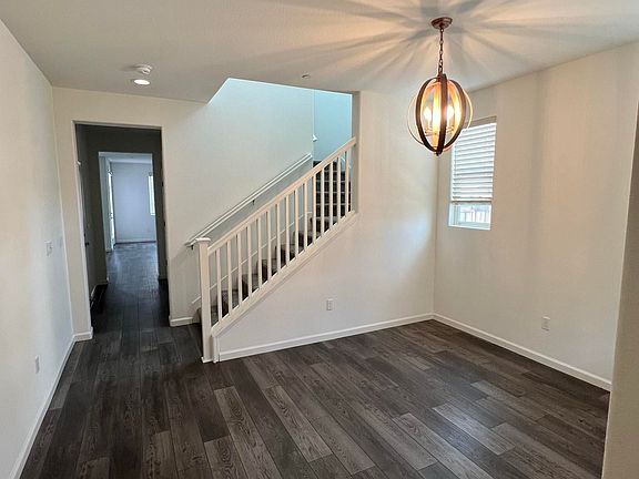 4th image of 309 Catalina Way
